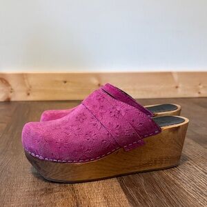 Sanita Pink Suede Floral Embossed Platform Clogs